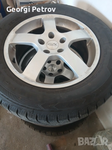 Продавам  джанти и спойлер  за хонда црв 