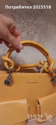 Дамска чанта, снимка 4 - Чанти - 50738612
