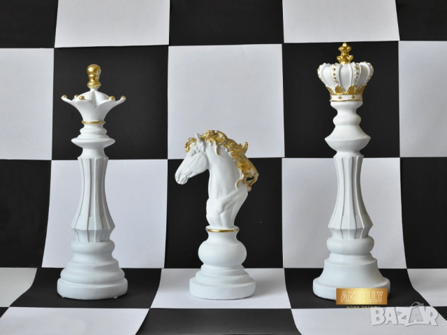 Статуетка Бяла Шахматна Фигура Кон / Изработена от Смола / Бял Мат със Златни Акценти 26 x 13 см., снимка 5 - Статуетки - 52395467