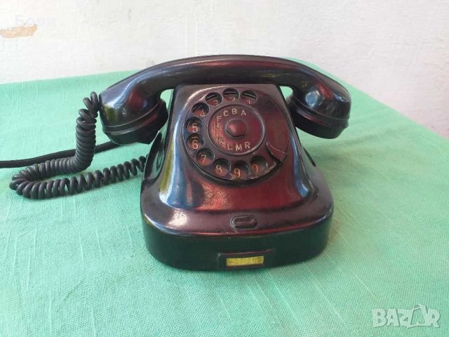 Стар телефон