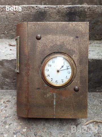 Масивен стар бронзов часовник, снимка 1 - Антикварни и старинни предмети - 39364567