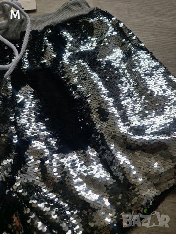 Нова колекция къси дамски панталонки с обръщащи се пайети на намаление , снимка 3 - Къси панталони и бермуди - 37767260