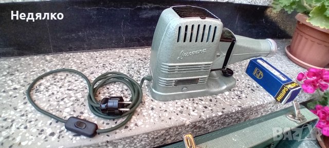 Немски диапроектор ,Liesegang,1956г,RRR, снимка 7 - Антикварни и старинни предмети - 42768272