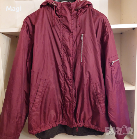 Дамска ветровка