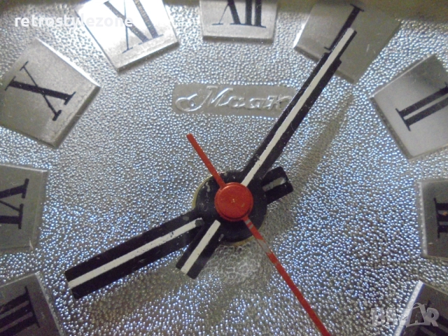 № 8297 Стар настолен часовник „Маяк“   , снимка 3 - Други ценни предмети - 51949309