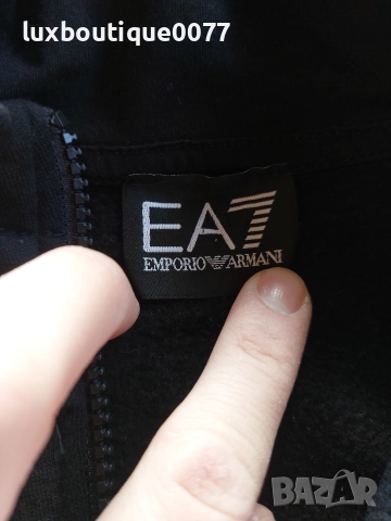 Използвано в отлично състояние горнище Emporio Armani S, снимка 5 - Спортни дрехи, екипи - 52656029