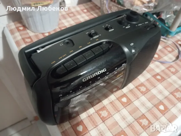 Малък радиокасетофон Grundig RR275, снимка 8 - Радиокасетофони, транзистори - 55827492