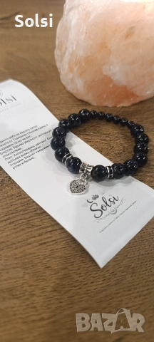 гривни от естествени и полу естествени камъни зареден с положителни мантри.