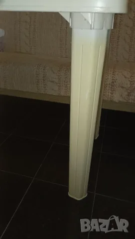 Продавам PVC градинска маса 100x60x70 см, снимка 3 - Градински мебели, декорация  - 56328148