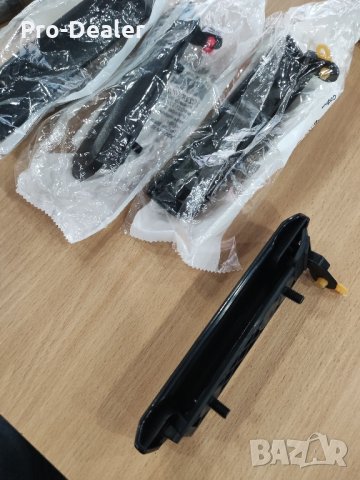 Външна лява и дясна дръжка за предна врата за Нисан Терано 1 Nissan Terrano I 1987-1995 черна, снимка 2 - Части - 42788069