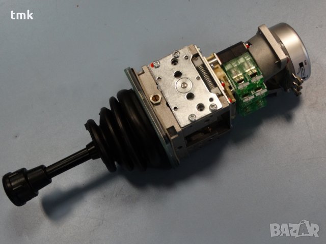Двупозиционен джойстик SPOHN & BURKHARDT UNS02AKAR, снимка 2 - Резервни части за машини - 29834773