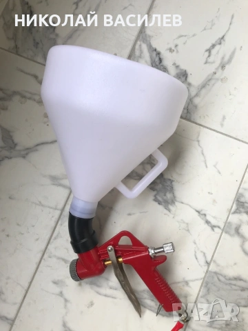 Пистолет за  мазилки  и  боядисване  с  3  дюзи  .