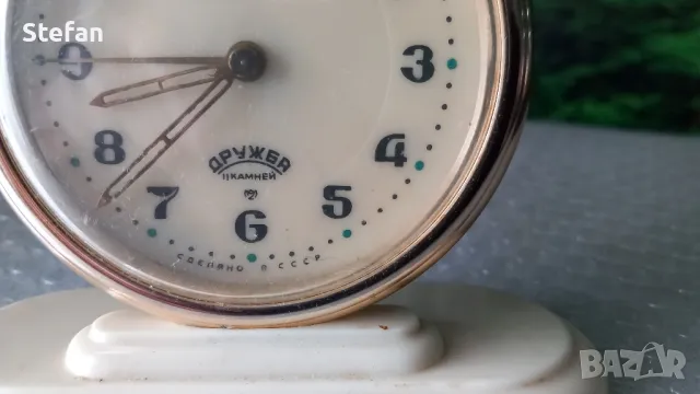 Стар часовник-будилник Дружба, снимка 2 - Антикварни и старинни предмети - 49132633