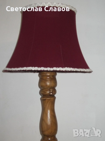Висок лампион със стойка от стругован дъб и различни шапки, снимка 3 - Лампиони - 52658612