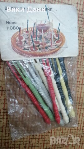 12 неразпечатани вилички за коктейл 1981, снимка 2 - Антикварни и старинни предмети - 38472773