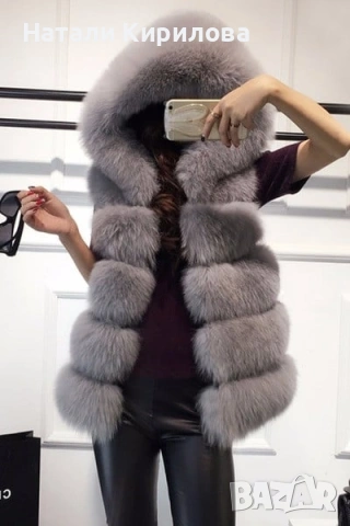 Дамски пухкав елек с качулка, снимка 2 - Елеци - 54007415