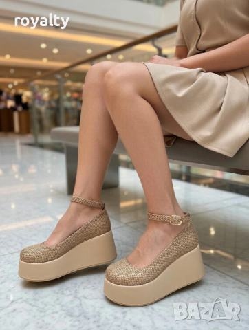 Обувки на платформа - бежови тип плетка