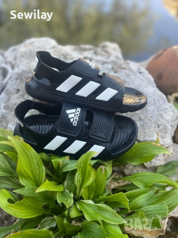 Adidas, снимка 2 - Детски сандали и чехли - 51642644
