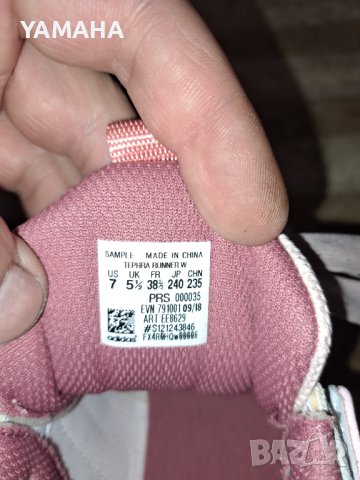Adidas  Дамски  Сникърси 38____39, снимка 6 - Маратонки - 42605852