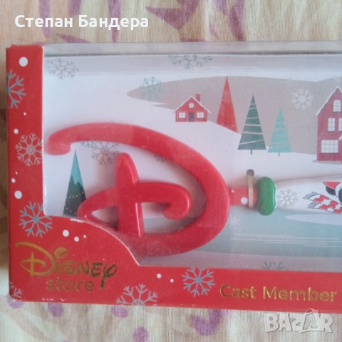 Disney Store Cast Member Exclusive 2019 Christmas Key Mickey Minnie, снимка 2 - Колекции - 51463859