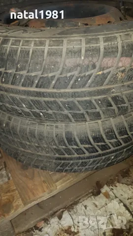 Две зимни гуми-175/65/14-с джанти от Рено