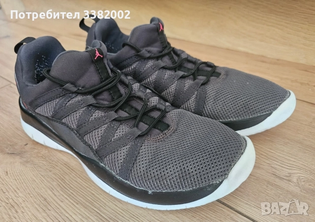 Jordan Deca Fly GG 40, снимка 2 - Маратонки - 51454545