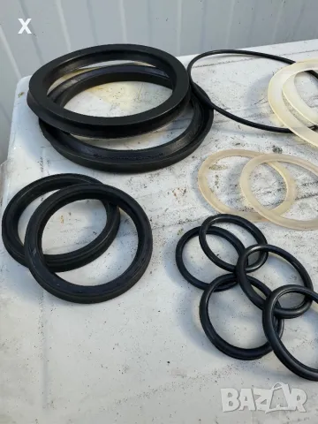 Т150ГУС Т150К Т151К Ремонтен комплект ЦС-125 уплътнители за хидравличен силов цилиндър НОВ СССР, снимка 2 - Части - 47700864