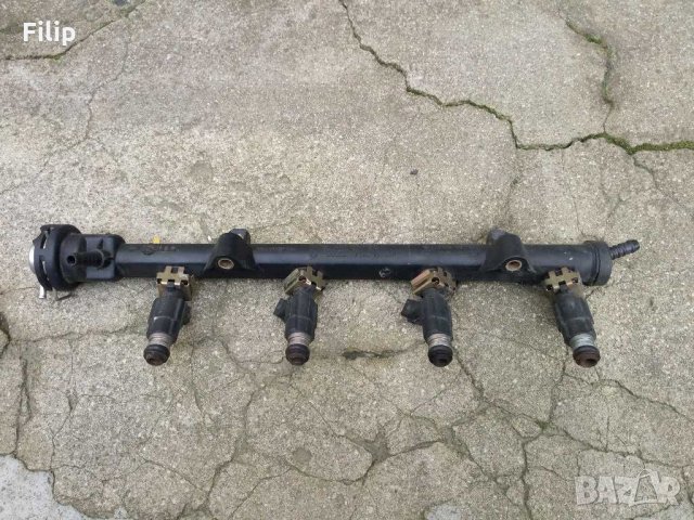 Рейка с дюзи и регулатор за налягане на горивото, снимка 3 - Части - 31886588