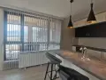 Продаваме Тристаен Апартамент в Центъра, снимка 3