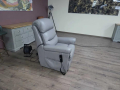 Сив кожен фотьойл за възрастни хора с ел. релакс механизъм La-z-boy, снимка 3