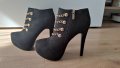 Дамски черни обувки на висок ток велур с златисти елементи 36 номер  