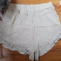 Дамски къси панталони H&M с висока талия, снимка 3 - Къси панталони и бермуди - 37057949
