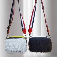 Атрактивна спортно-елегантна дамска чанта  21 x 14.5 x  11 cm, снимка 1 - Чанти - 44559293