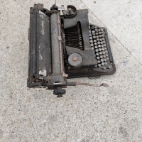 Стара пишеща машина , снимка 3 - Антикварни и старинни предмети - 44621051