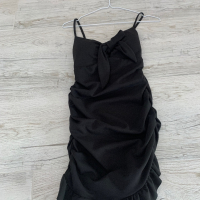 Черна рокля в размер XS, снимка 12 - Рокли - 44518637