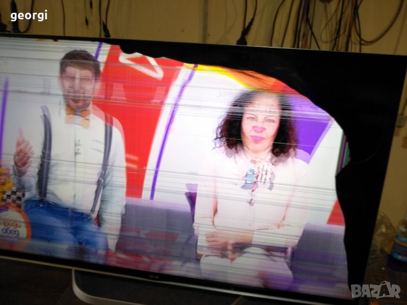 LG - 47LB730V счупен панел, снимка 1