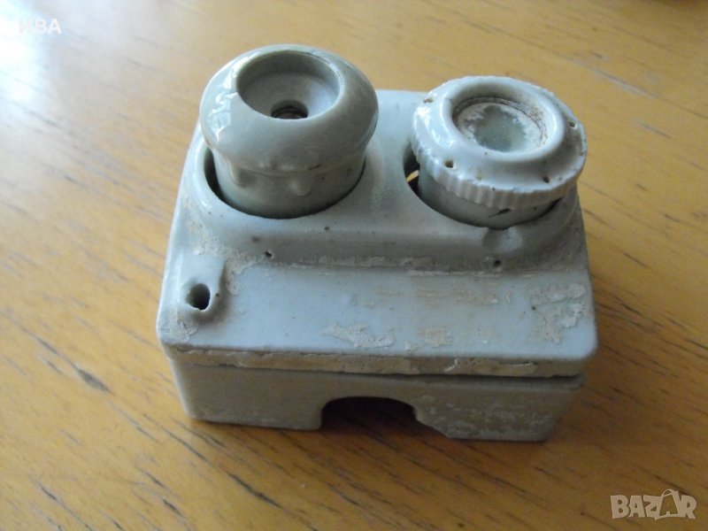 Основа за 2 бр. предпазители,ФАЯНС,40-те год. на ХХ век., снимка 1