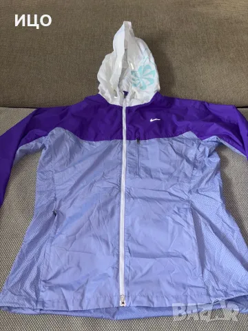 Дамска ветровка Nike Running, снимка 3 - Спортни екипи - 49712071