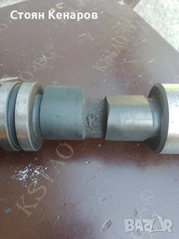 Продавам колянов вал за ВАЗ 2107 в отлично състояние.