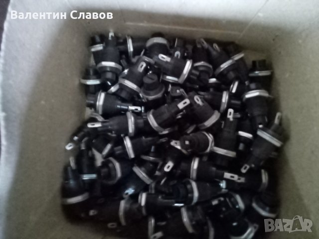 Гнездо за предпазител