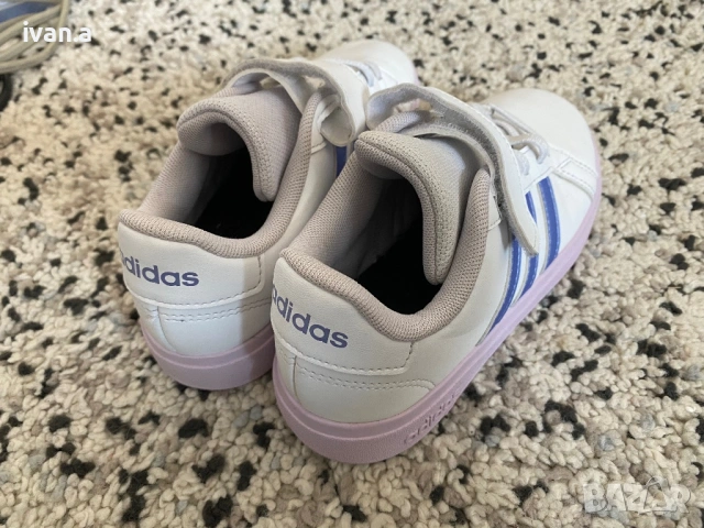 Кецове за момиче Adidas 33 ном, снимка 2 - Детски маратонки - 54237871