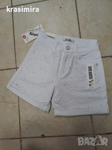 Бели панталонки с камъчета , снимка 2 - Къси панталони и бермуди - 50574896