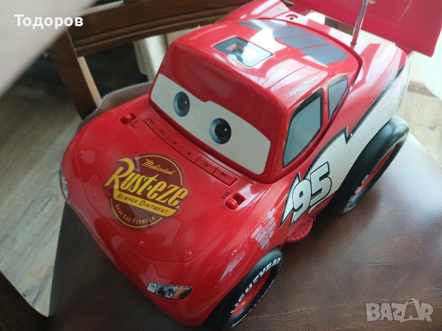 CARS 2, радио със CD Mc Queen много рядък модел компакт диск с радио, снимка 3 - Радиокасетофони, транзистори - 54352675