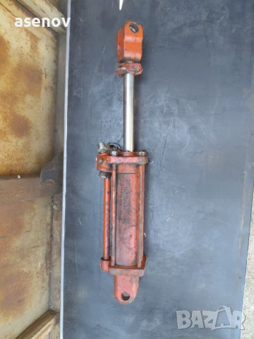 хидравличен цилиндър