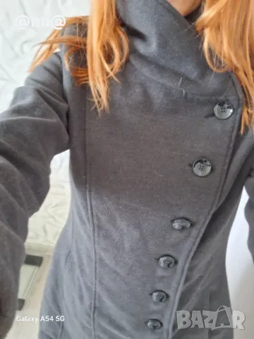 Зимно палто с асиметрично закопчаване , снимка 2 - Палта, манта - 47892670