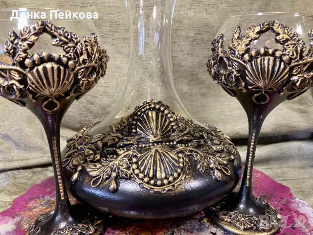 Ръчно изработен сервиз . декантер с две чаши в злато, снимка 4 - Сервизи - 49107928