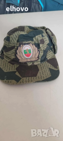 Камуфлажна шапка с козирка