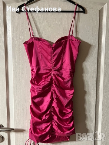 Нова елегантна официална парти коктейлна розова цикламена рокля тип бюстие сатен сатенена Oh Polly, снимка 2 - Рокли - 46577015