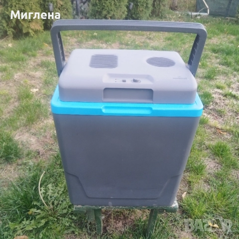 Хладилна чанта на 12 и 220 волта, снимка 2 - Хладилни чанти - 52257097