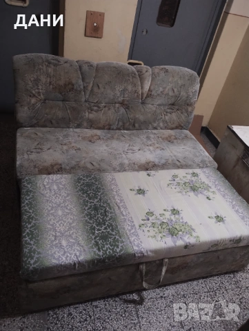 Разтегателен диван тройка.Дамаска.Перфвктен, снимка 4 - Дивани и мека мебел - 54302018